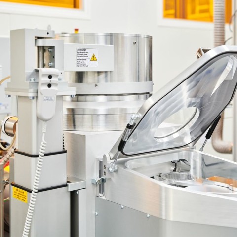 ČVUT představila novou laboratoř pro nanoelektrické technologie