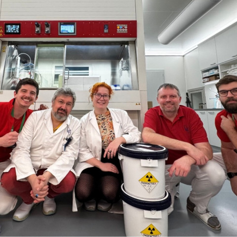 Projekt AlphaStar: česká laboratoř se zařadila mezi světovou špičku ve výrobě vzácného radionuklidu