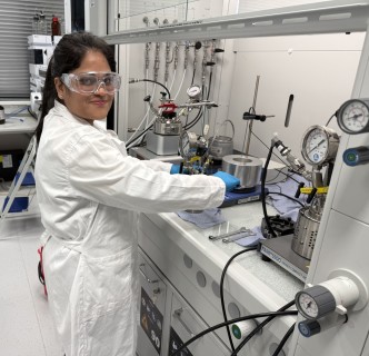 Chemická výzva vyřešena: nový katalyzátor otevírá cestu k levnější výrobě léčiv či agrochemikálií