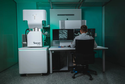 Tescan dokončil úplnou akvizici společností Shimadzu Corporation