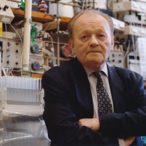 Antonín Holý 90: vědecký odkaz, který stále mění svět i českou vědu
