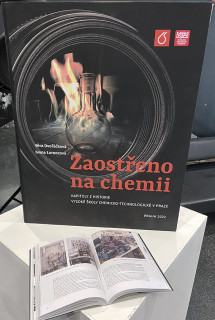 Nová kniha Zaostřeno na chemii: Kapitoly z historie Vysoké školy chemicko-technologické v Praze
